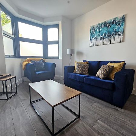 Spacious 4Br House, London, Sleeps 9, Parking Available Exteriér fotografie