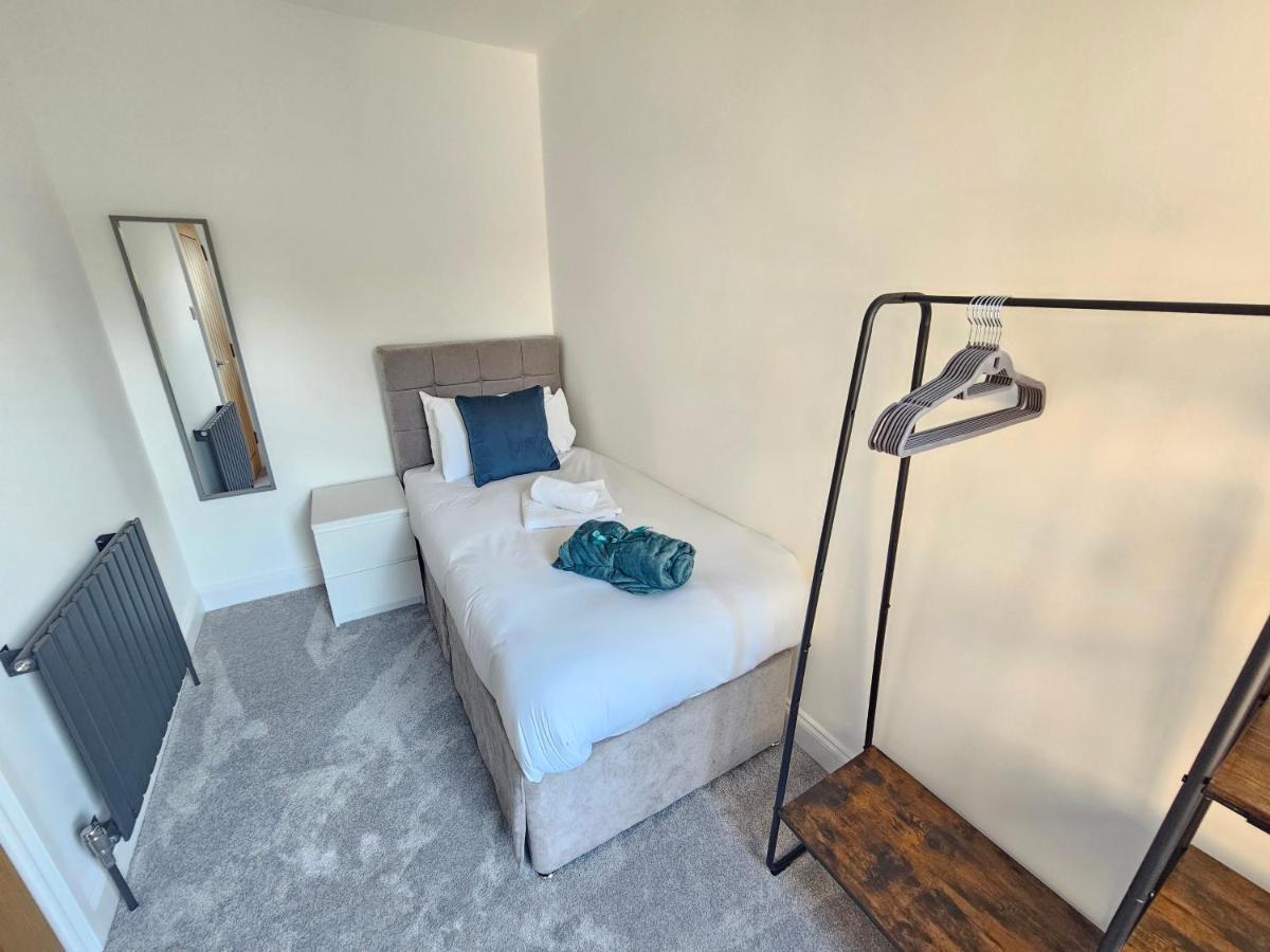 Spacious 4Br House, London, Sleeps 9, Parking Available Exteriér fotografie