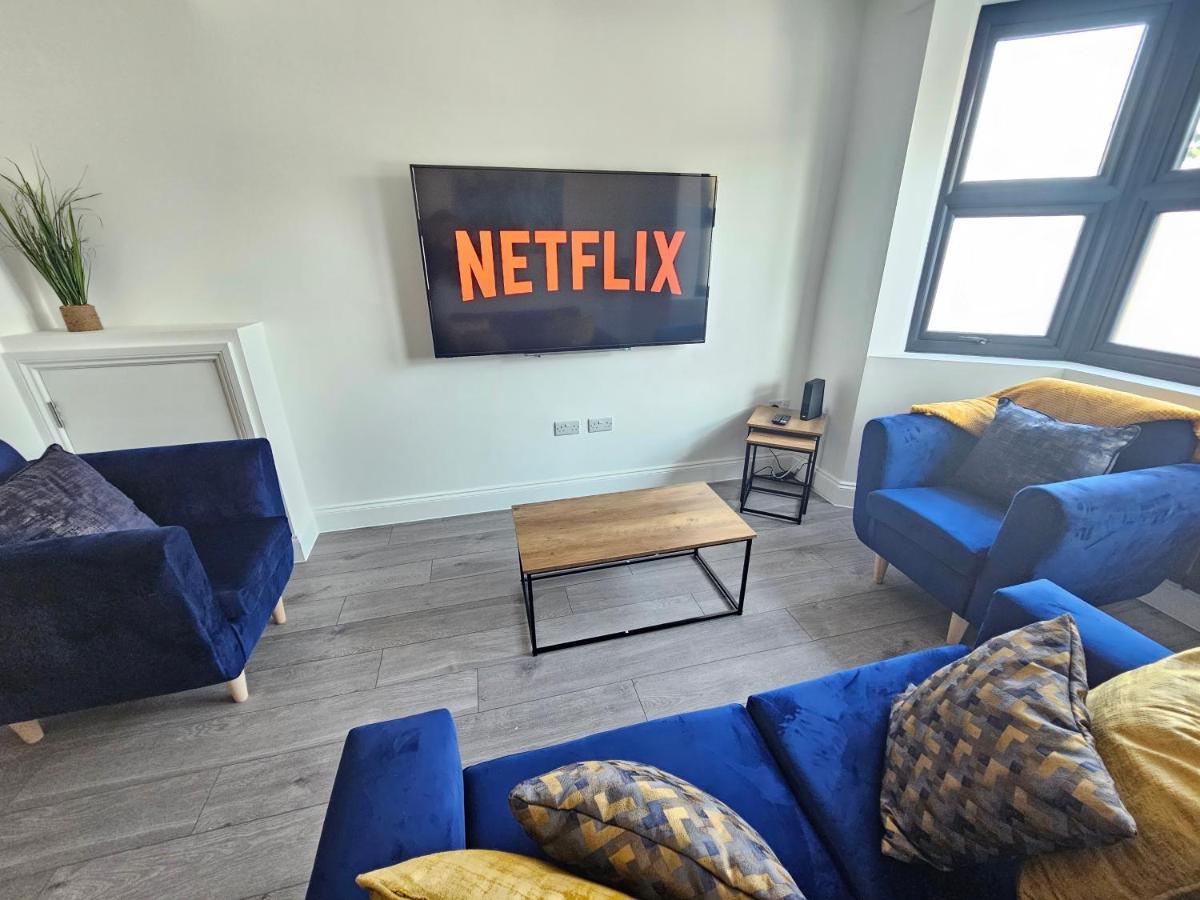 Spacious 4Br House, London, Sleeps 9, Parking Available Exteriér fotografie