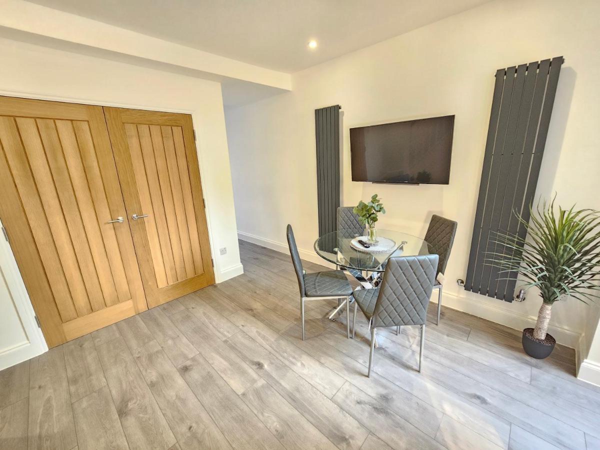 Spacious 4Br House, London, Sleeps 9, Parking Available Exteriér fotografie